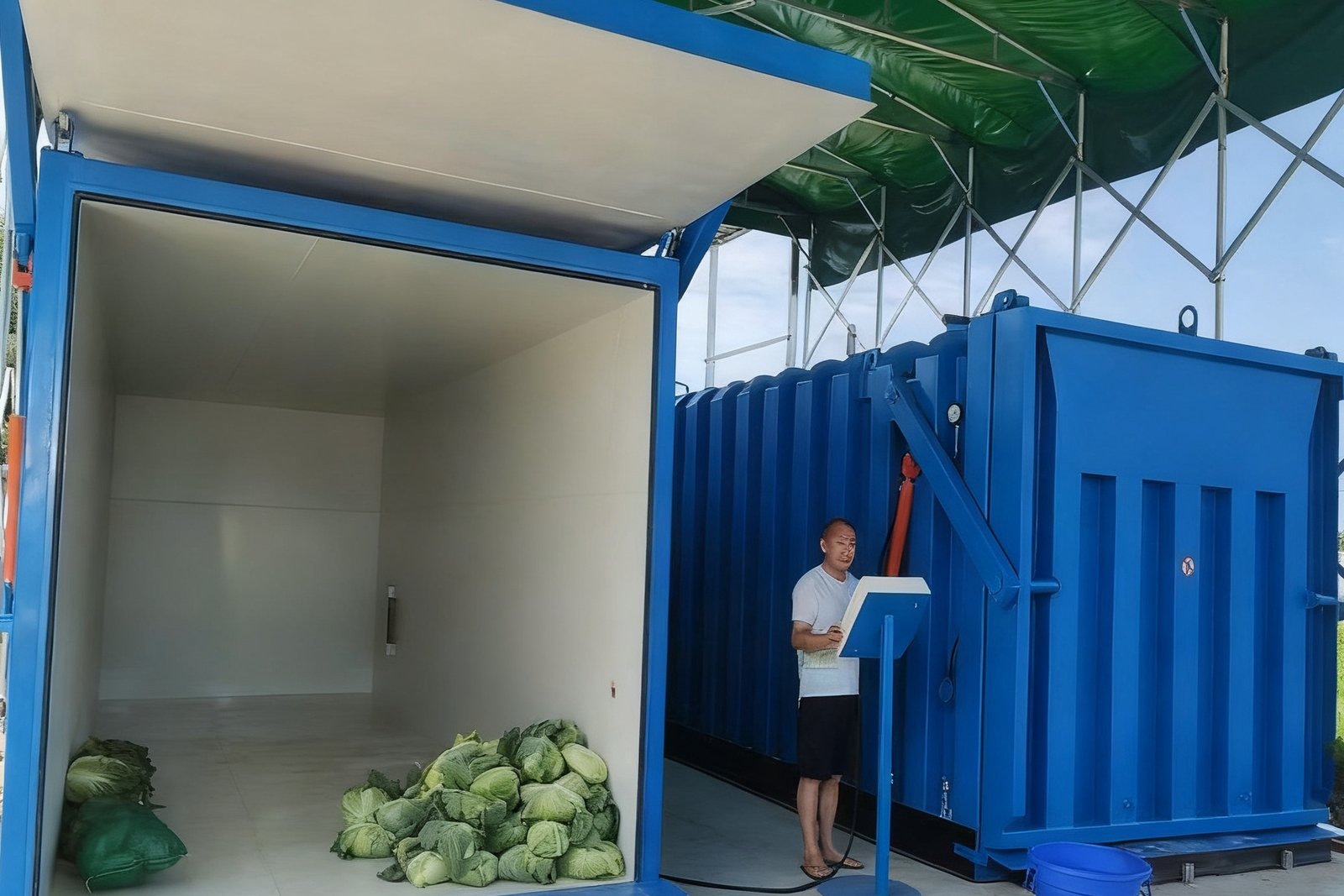 Pintu pengedap angkat atas prapenyejuk vakum dan bahan di dalam kebuk